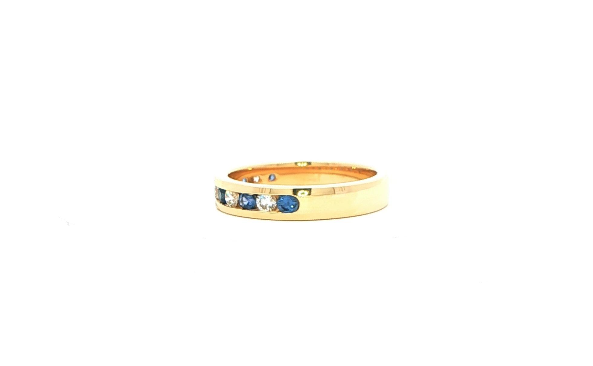11-Stone Channel-set Alternating Montana Yogo Sapphire and Diamond Ring in Yellow Gold (0.47cts TWT) side