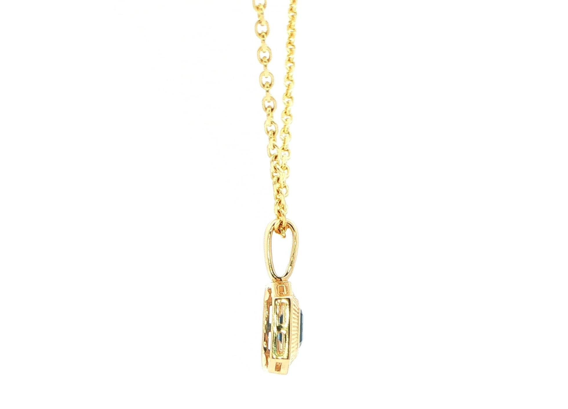 Emerald-cut Montana Yogo Sapphire Necklace with Fluted Halo Bezel in Yellow Gold (0.90cts) side
