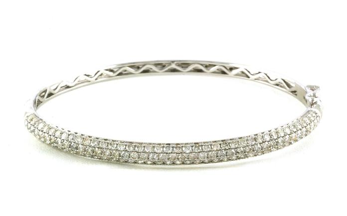 content/products/Domed Pave-Set Diamond Hinged Bangle Bracelet in White Gold (3.00cts TWT)