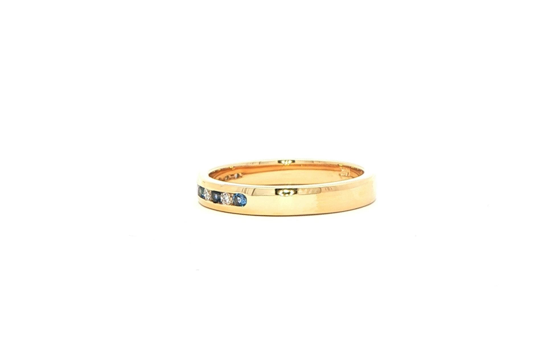 11-Stone Channel-set Alternating Montana Yogo Sapphire and Diamond Ring in Yellow Gold (0.28cts TWT) side