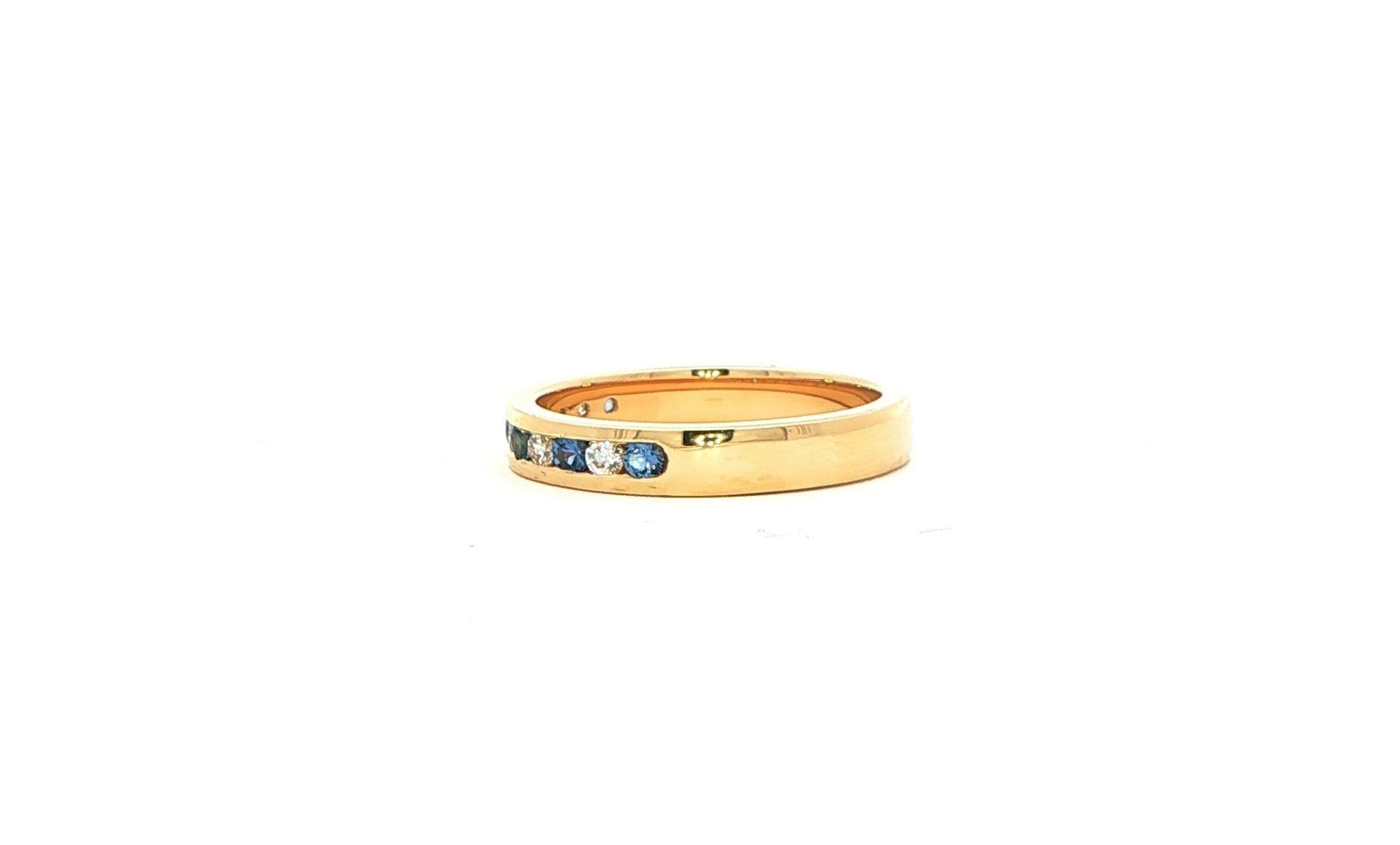 11-Stone Channel-set Alternating Montana Yogo Sapphire and Diamond Ring in Yellow Gold (0.47cts TWT) side