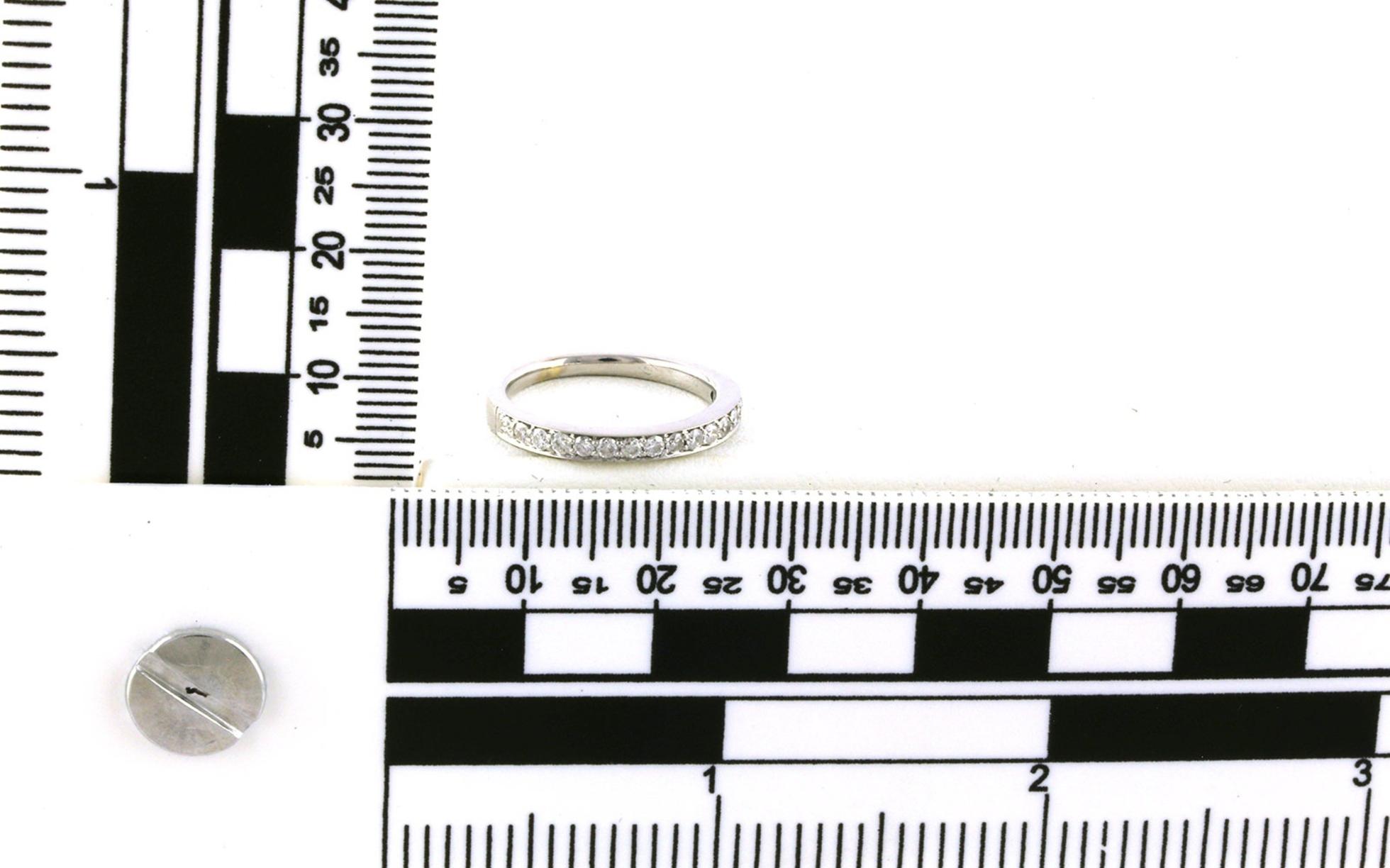 Estate Piece: 15-Stone Diamond Pave Wedding Band in White Gold (0.15cts TWT) scale