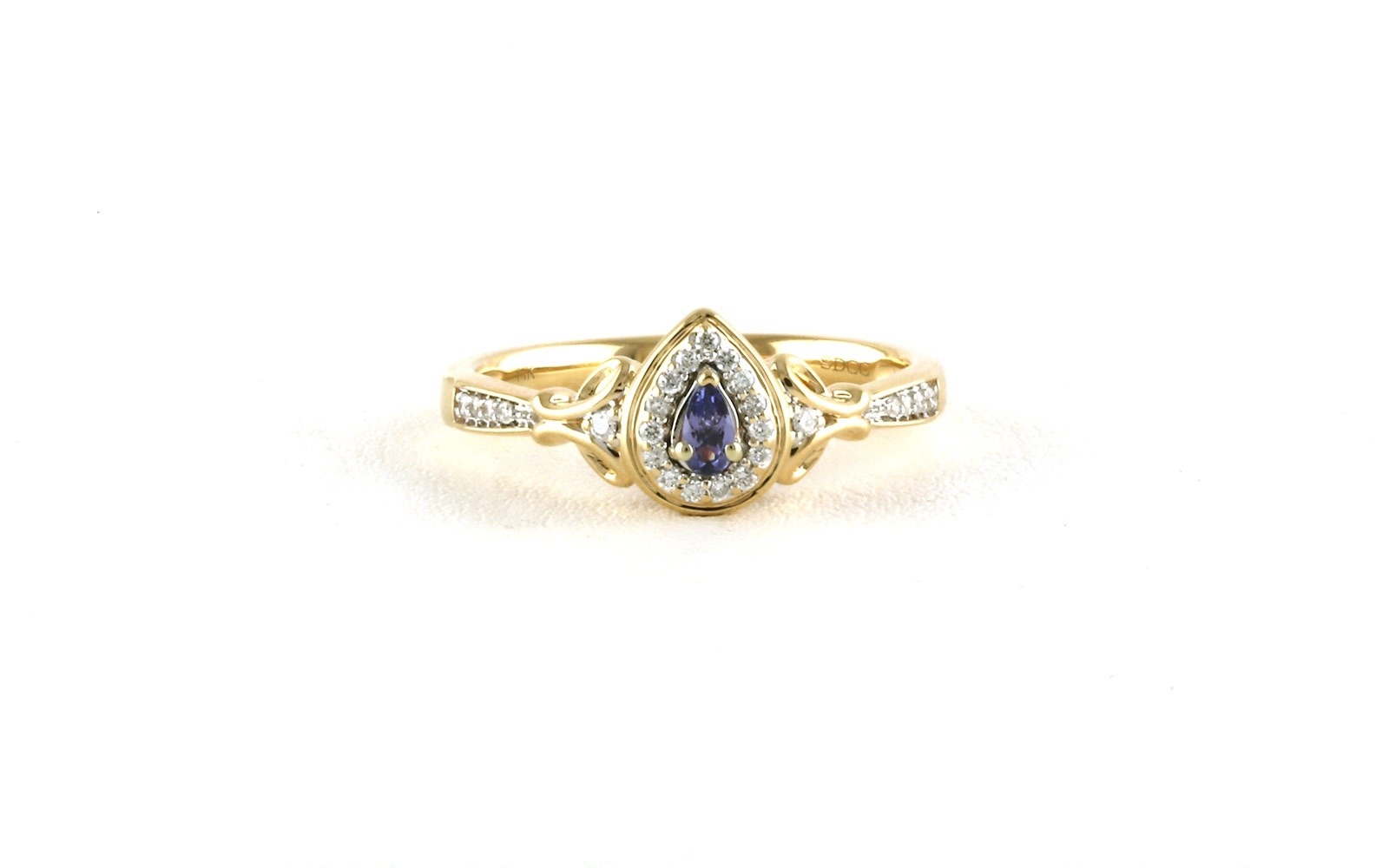 Pear-cut Montana Yogo Sapphire and Diamond Halo Engagement Ring in Yellow Gold (0.28cts TWT)
