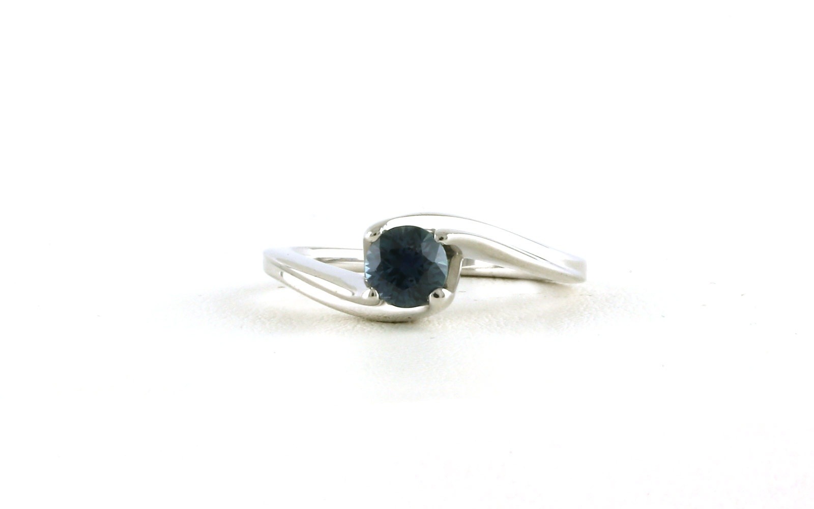Twist Montana Sapphire Solitaire Ring in Sterling Silver (0.75ct)