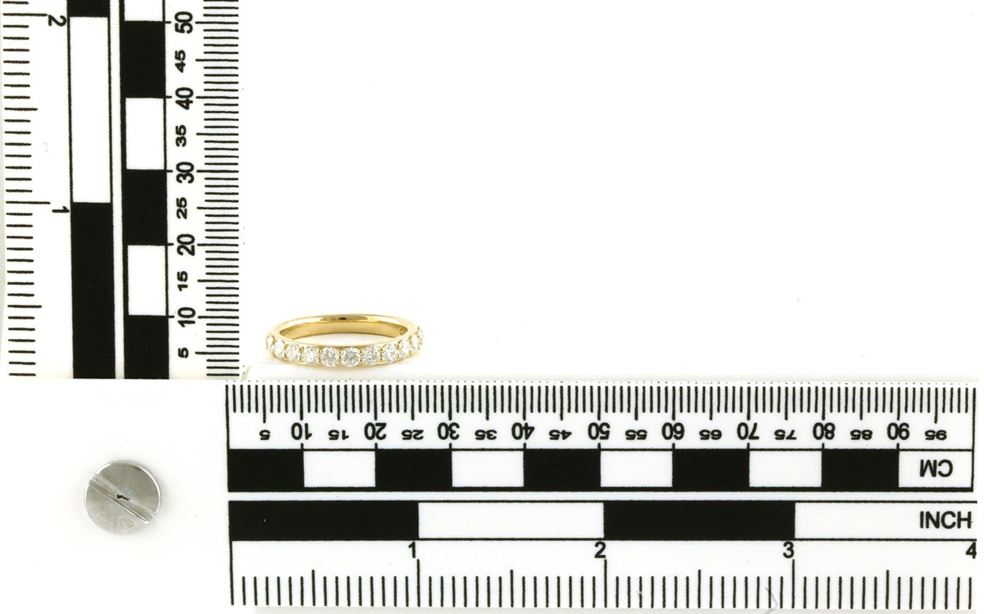 13-Stone Shared-Prong Diamond Wedding Band in Yellow Gold (1.00cts TWT) scale
