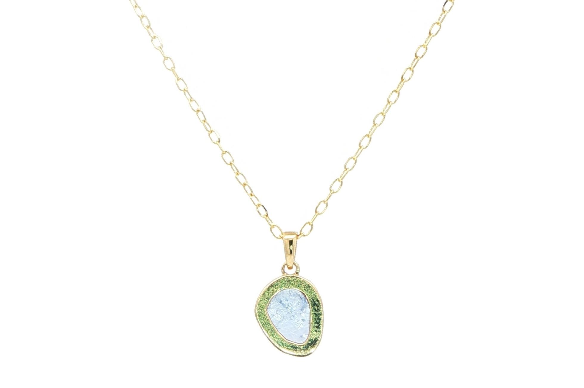 Bezel-set Raw Un-cut Montana Yogo Sapphire Necklace in Yellow Gold (0.76cts) back