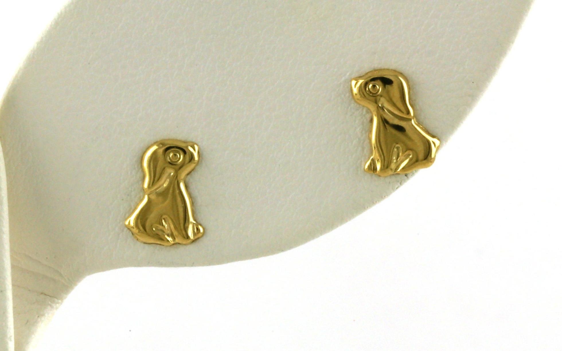 Sitting Dog Stud Earrings in Yellow Gold