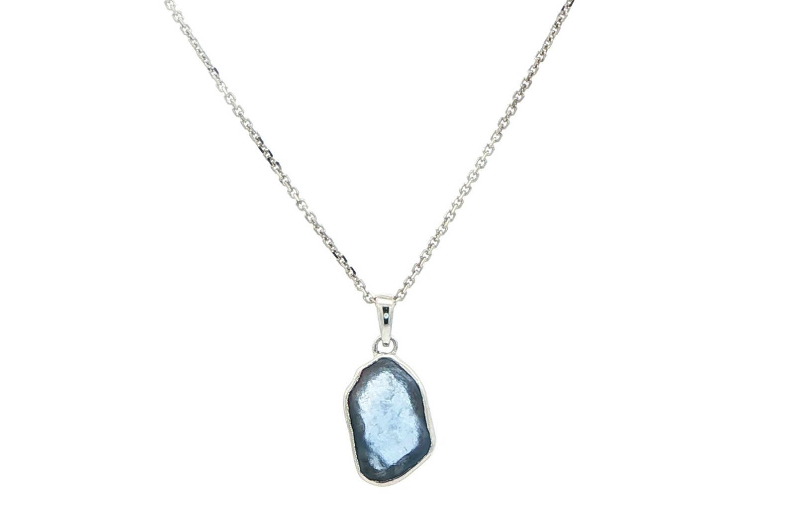 Bezel-set Raw Un-cut Montana Yogo Sapphire Necklace in White Gold (0.90cts)