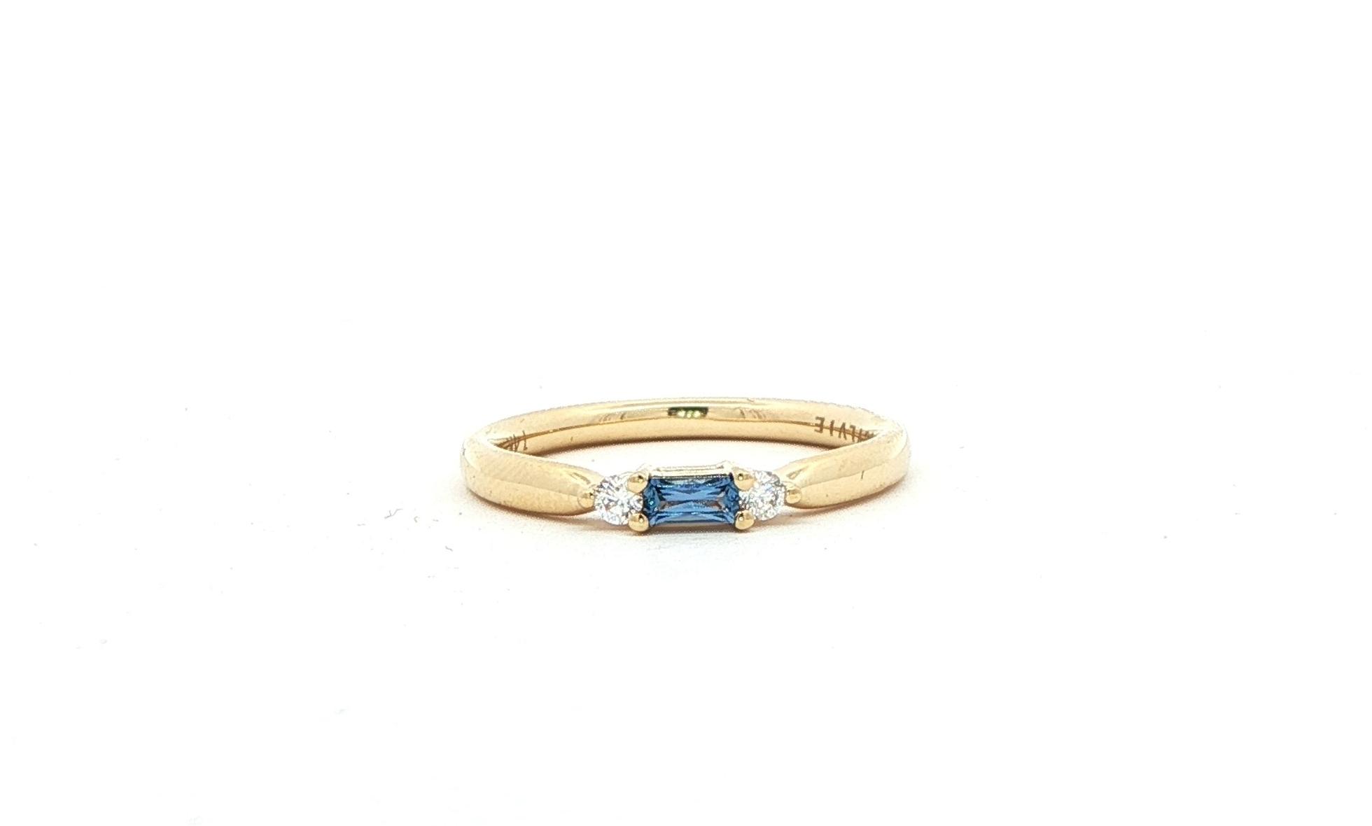 3-Stone Baguette-cut Montana Yogo Sapphire and Round Diamond Ring in Yellow Gold (0.20cts TWT)