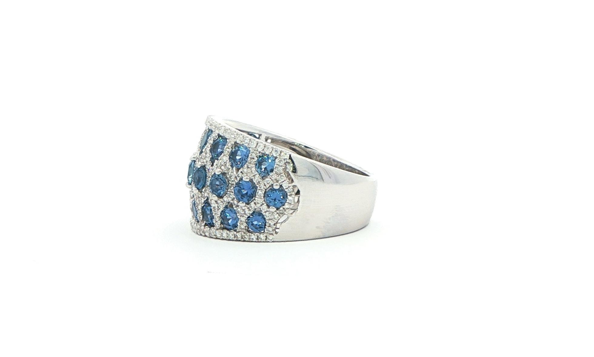 Honeycomb Design Montana Yogo Sapphire and Diamond Ring in White Gold (2.41cts TWT) side