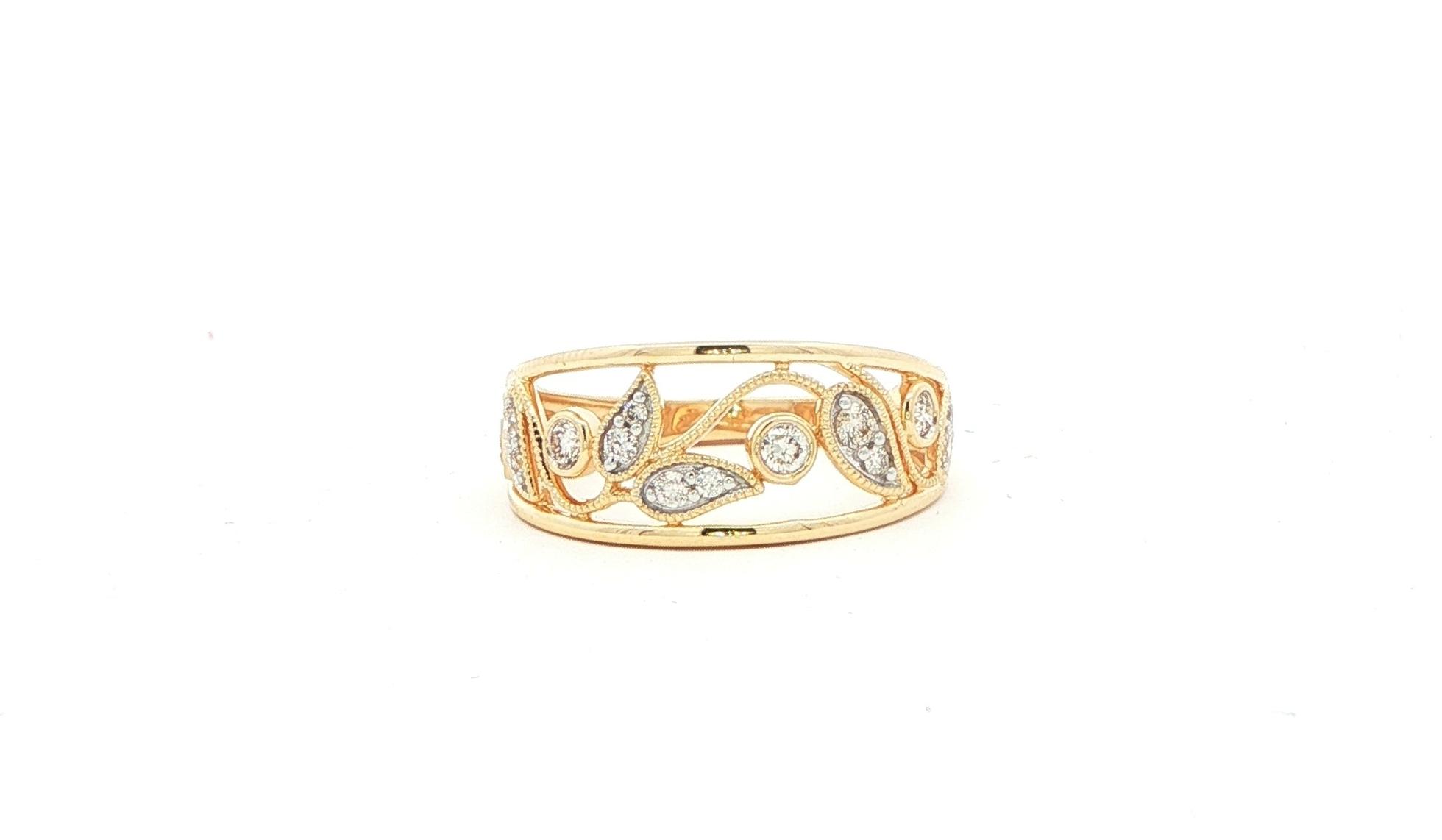 Floral Filigree Diamond Ring in Yellow Gold (0.25cts TWT)
