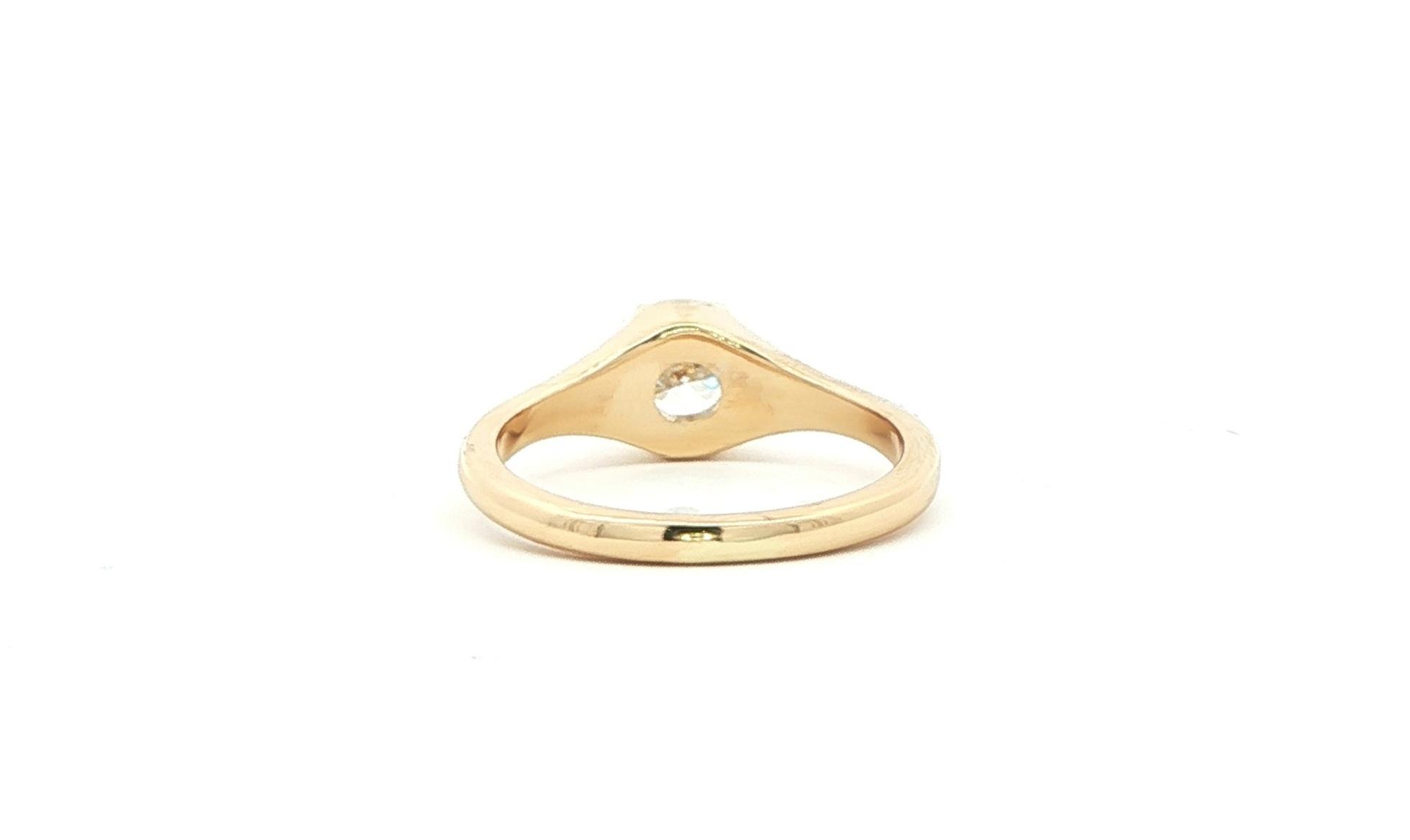 5-Stone Diamond and Huckleberry Sapphire Ring in Yellow Gold (0.81cts TWT) back