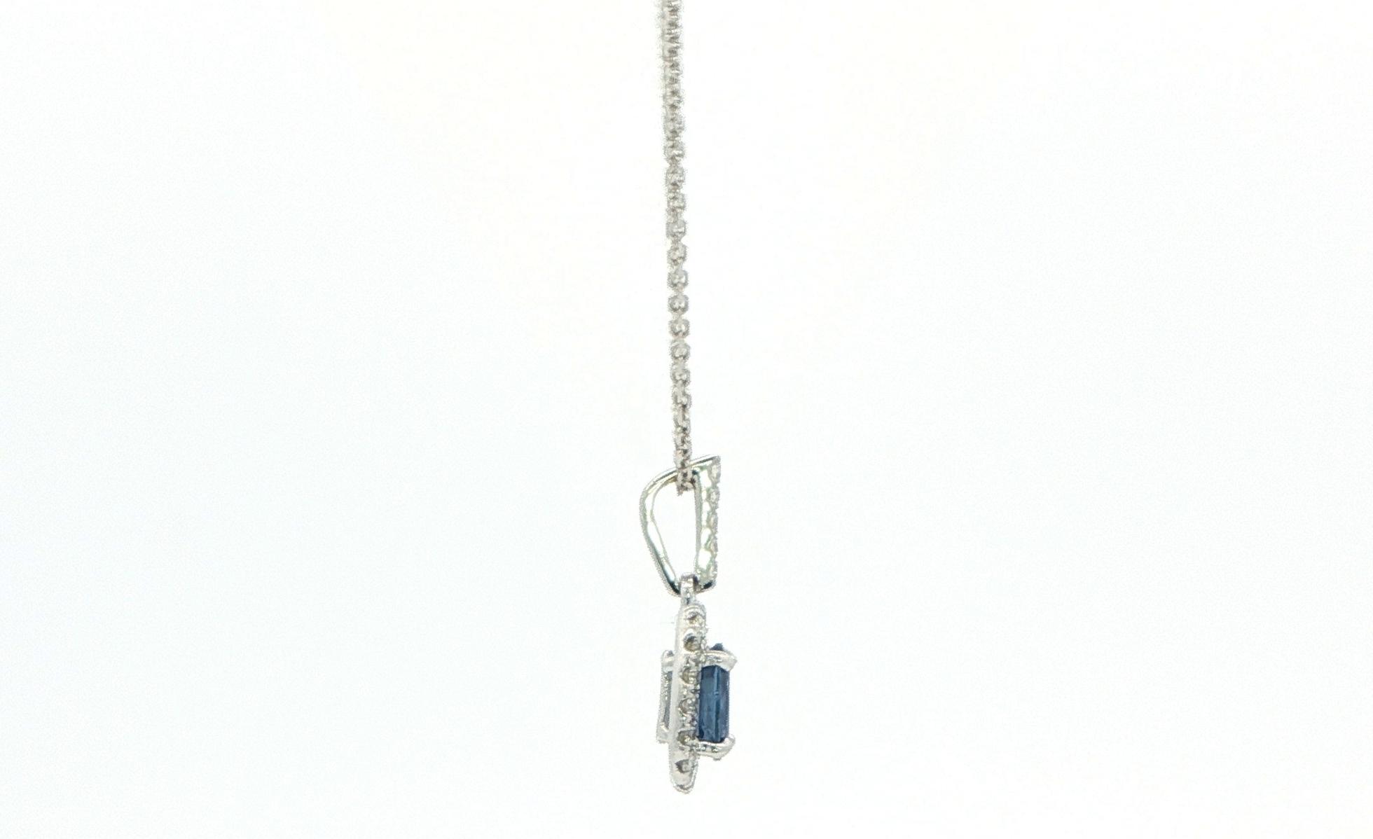 Halo Oval Montana Yogo Sapphire and Diamond Necklace in White Gold (0.43cts TWT) side