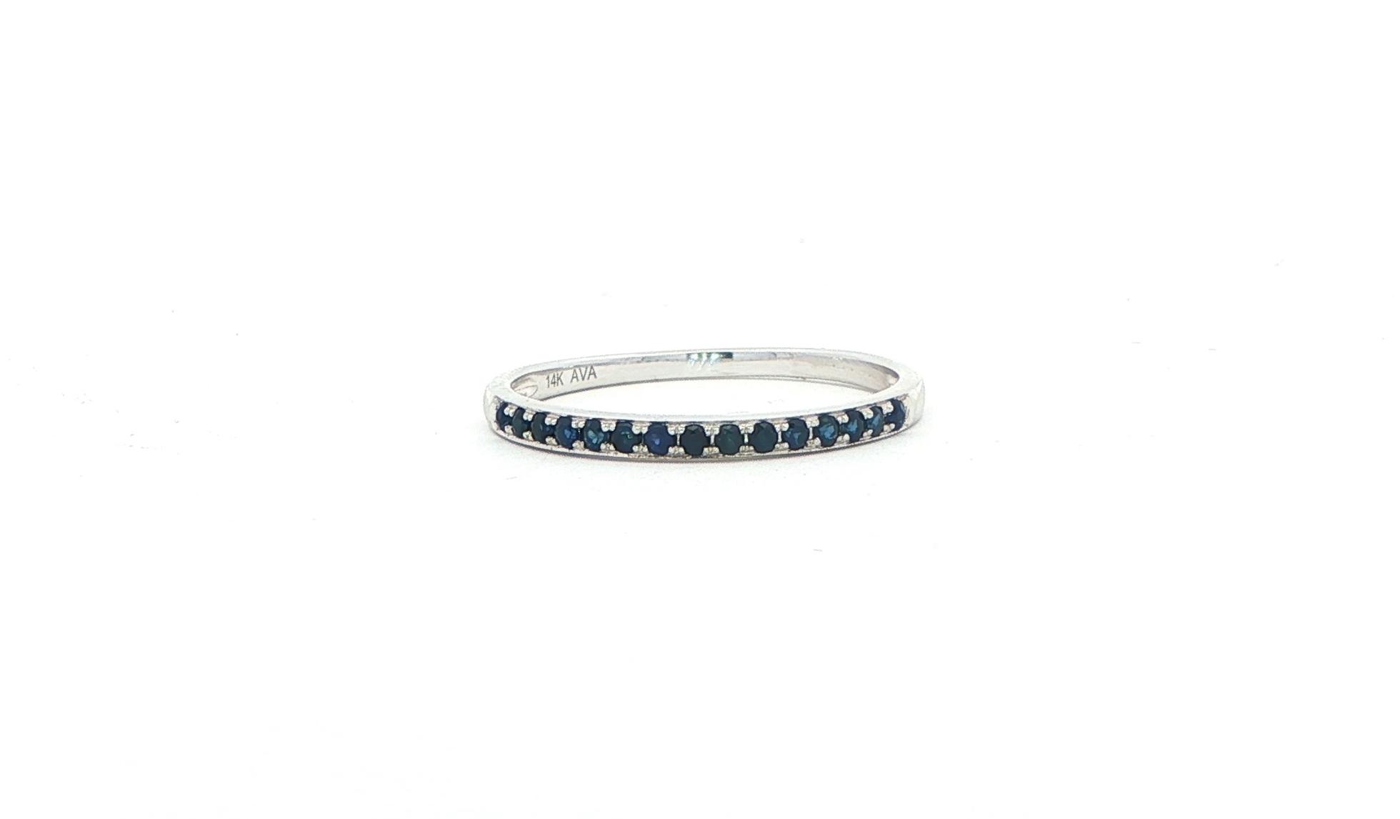 15-Stone Sapphire Ring in White Gold (0.21cts TWT)