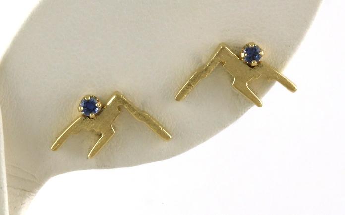 content/products/Satin Mountain Silhouette with Montana Yogo Sapphire Stud Earrings in Yellow Gold (0.10cts TWT)