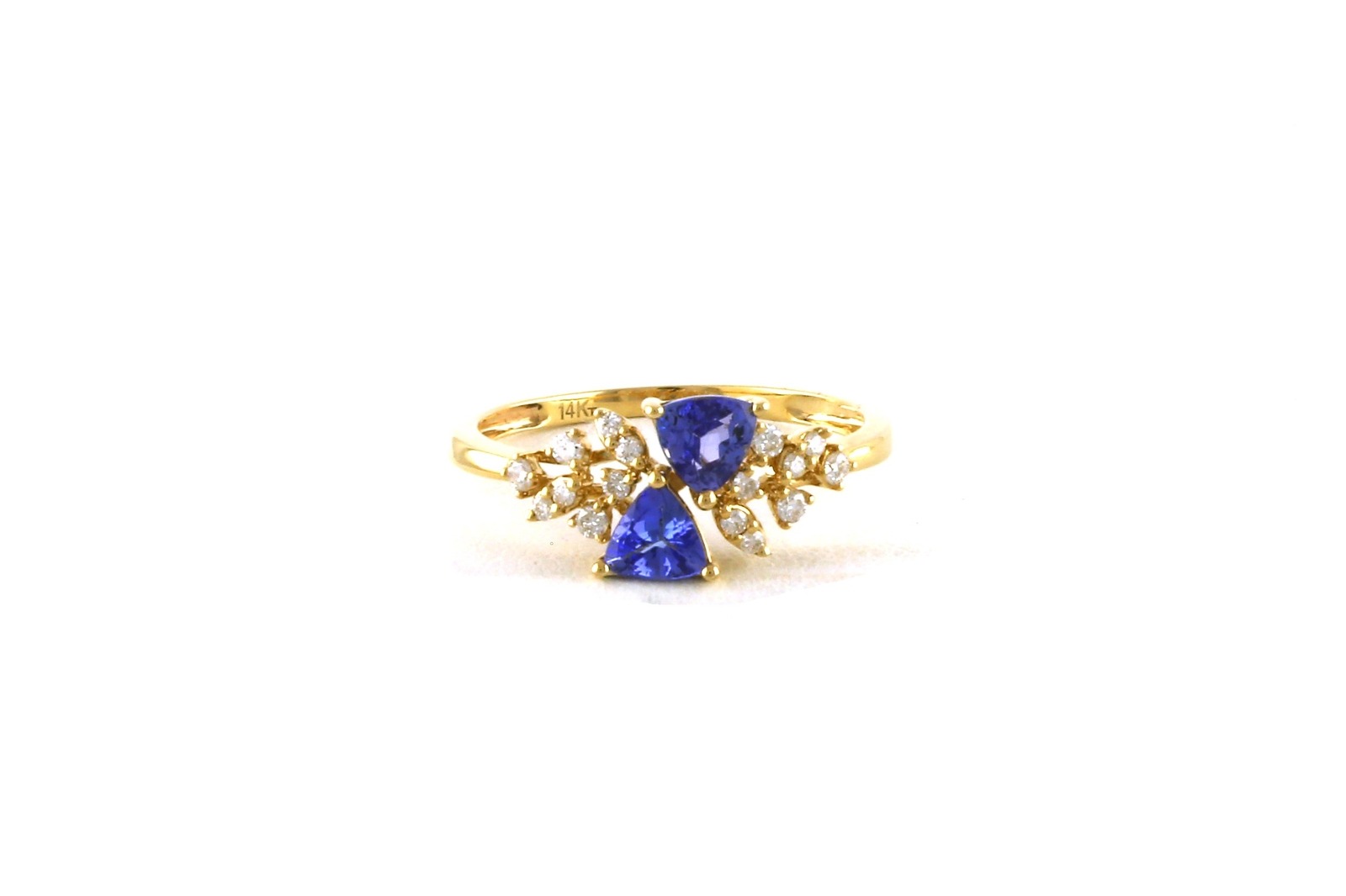 18-Stone Tanzanite and Diamond Cluster Ring in Yellow Gold (0.94cts TWT)