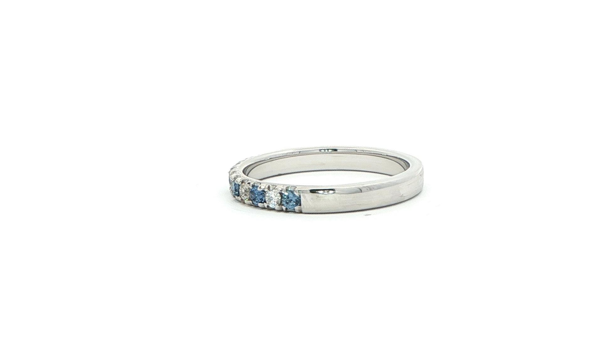 11-Stone Alternating Montana Yogo Sapphire and Diamond Ring in White Gold (0.33cts TWT) side