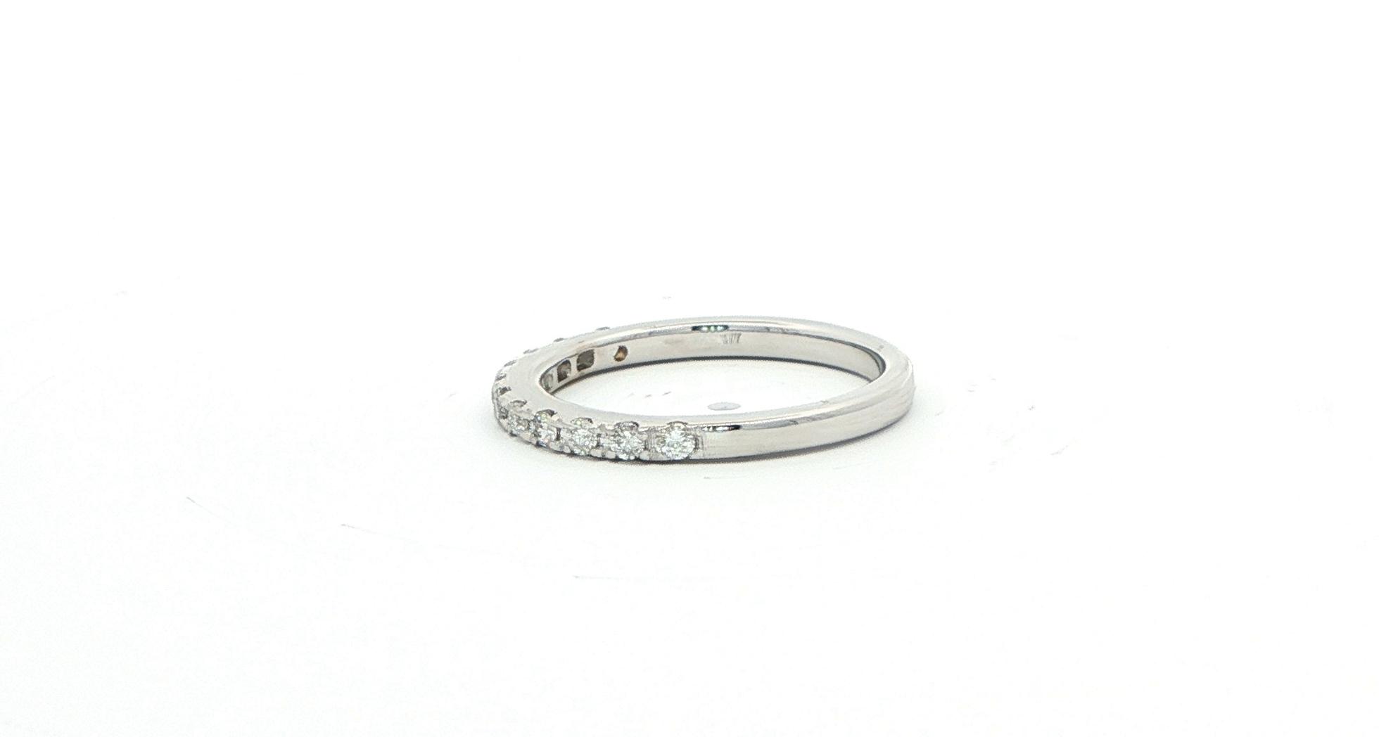 11-Stone U-Cup Diamond Ring in White Gold (0.25cts TWT) side