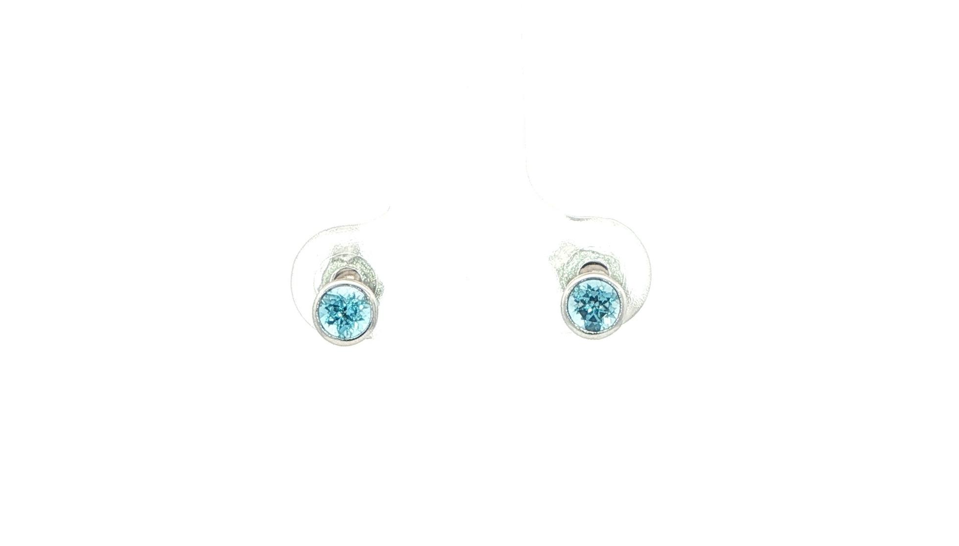 Bezel-set Blue Topaz Stud Earrings in White Gold (0.41cts TWT)
