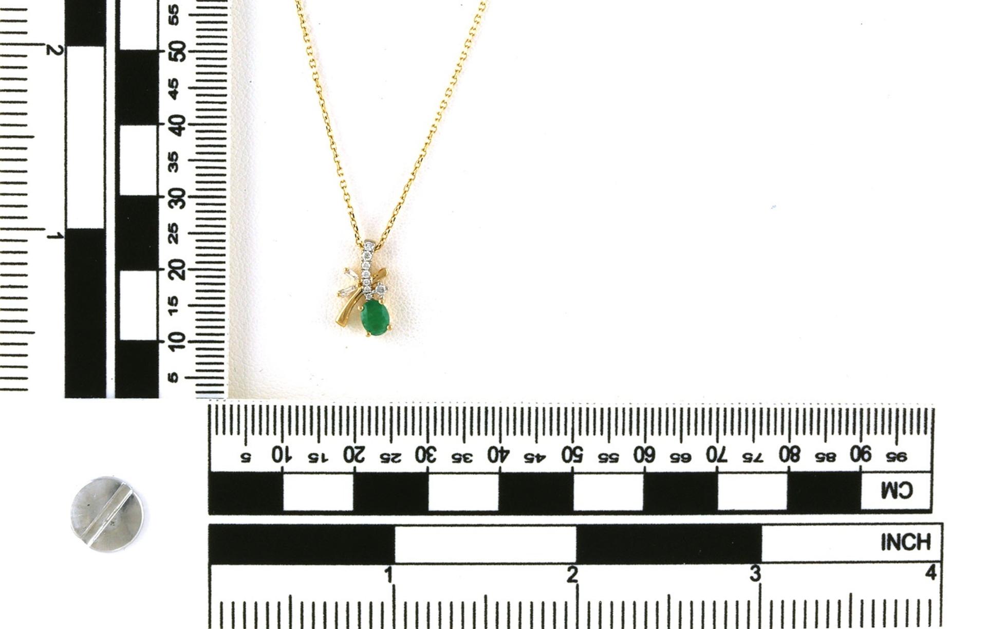 Bow Design Oval-cut Emerald and Diamond Necklace in Yellow Gold (0.41cts TWT) scale