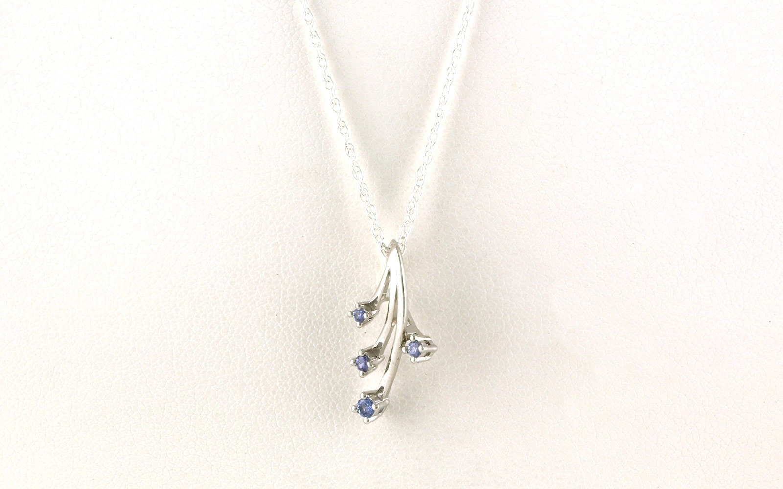4-Stone Crossover Montna Yogo Sapphire Necklace in Sterling Silver (0.13cts TWT)