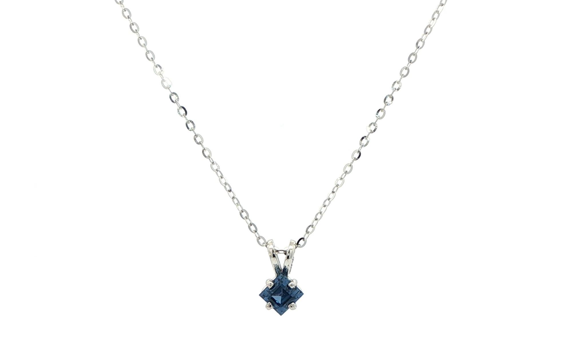Solitaire Kite-set Princess-Cut Montana Yogo Sapphire Pendant in White Gold (0.23ct)