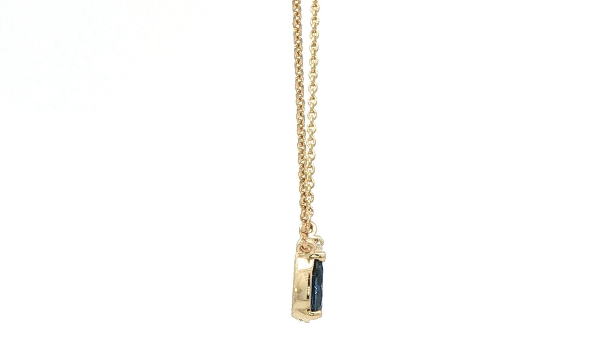 2-Stone Pear-cut Montana Yogo Sapphire and Diamond Pendant on Split Chain in Yellow Gold (0.53cts TWT) side
