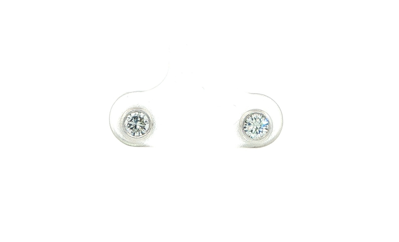 Estate Piece: Diamond Stud Earrings in Platinum (0.25cts TWT)