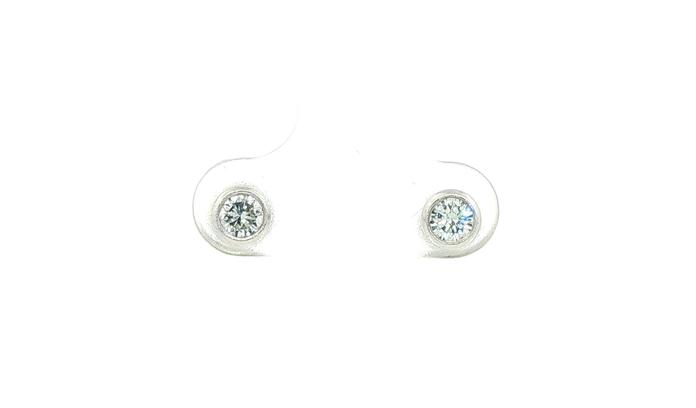 content/products/Estate Piece: Diamond Stud Earrings in Platinum (0.25cts TWT)