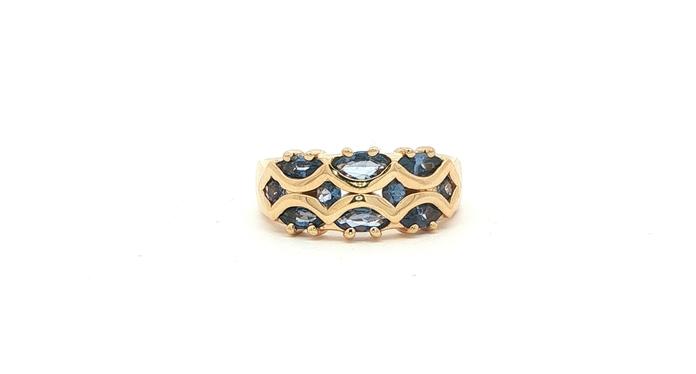 content/products/Estate Piece: 3-Row Marquise-cut and Round-cut Montana Yogo Sapphire Ring in Yellow Gold (1.12cts TWT)