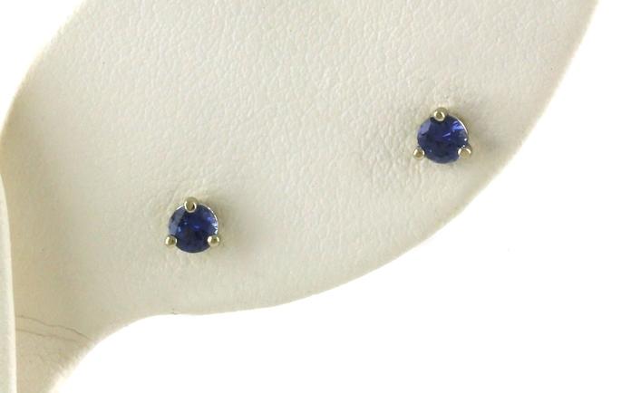content/products/Montana Yogo Sapphire 3-Prong Basket-Set Stud Earrings in White Gold (0.33cts TWT)
