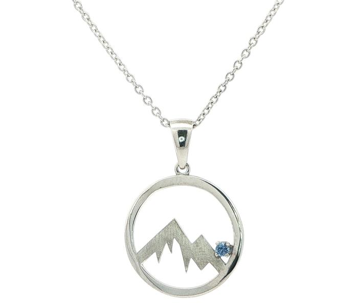 content/products/Circle Mountain Montana Yogo Sapphire Necklace in Sterling Silver (0.06ct)
