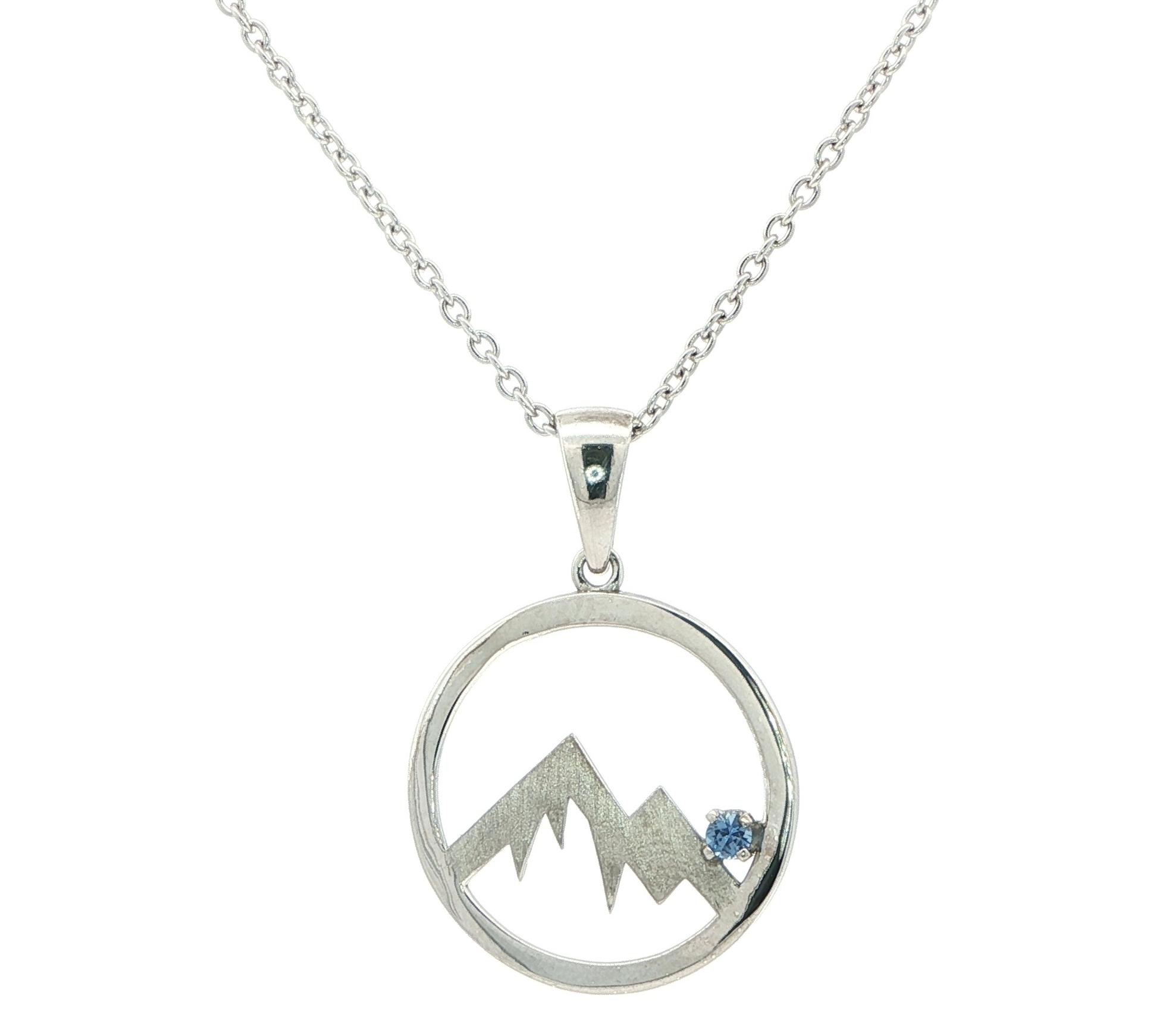 Circle Mountain Montana Yogo Sapphire Necklace in Sterling Silver (0.06ct)