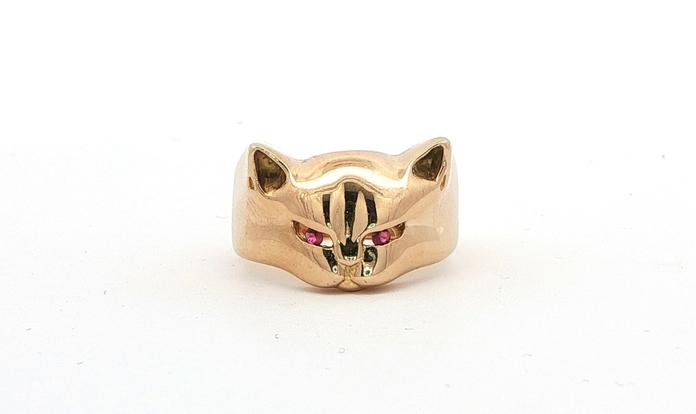 content/products/Estate Piece: Cat Signet Ring with Ruby Eyes in Yellow Gold (0.04cts TWT)