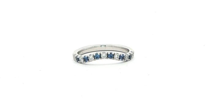 content/products/Estate Piece: Curved Alternating Montana Yogo Sapphire and Diamond Ring in White Gold (0.28cts TWT)