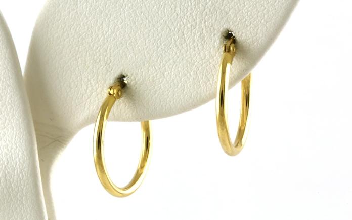 content/products/Hoop Earrings in Yellow Gold (15mm)
