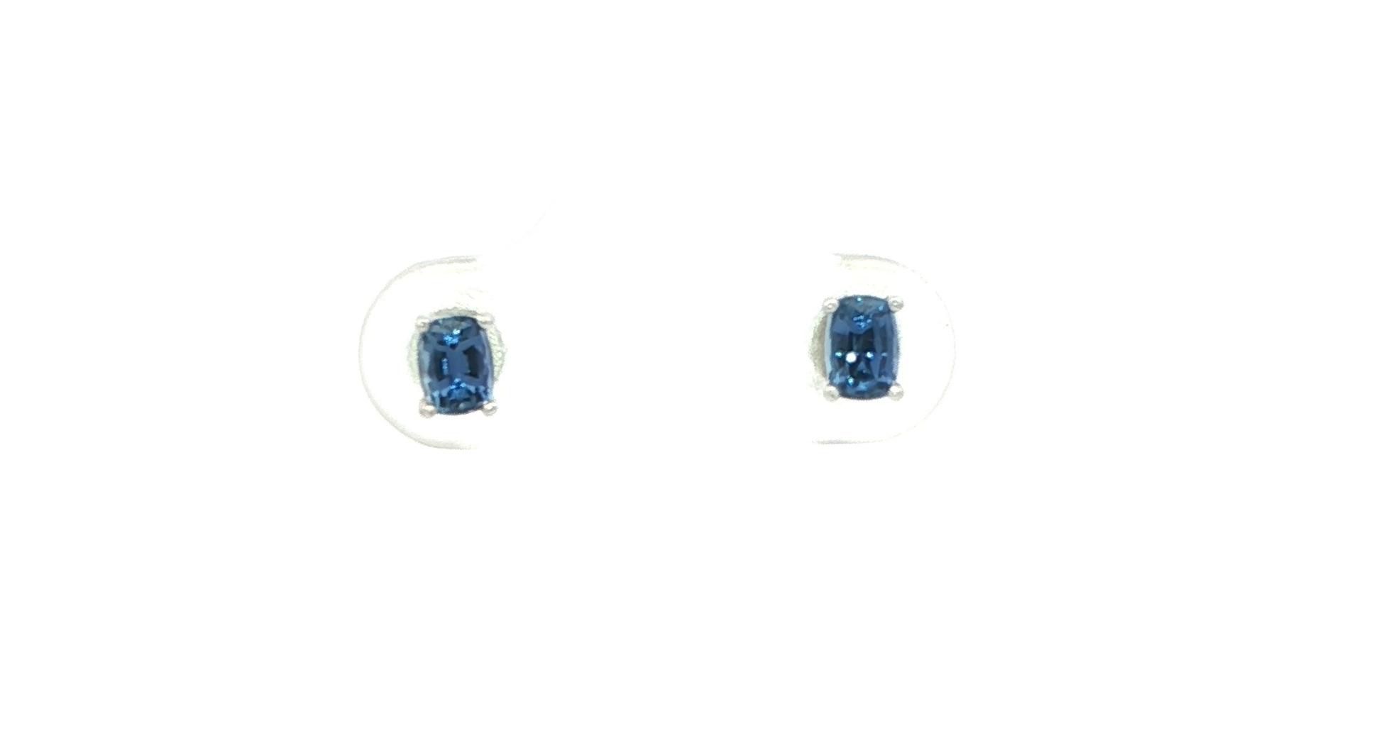 Oval-cut Montana Yogo Sapphire Stud Earrings in White Gold (0.46cts TWT)