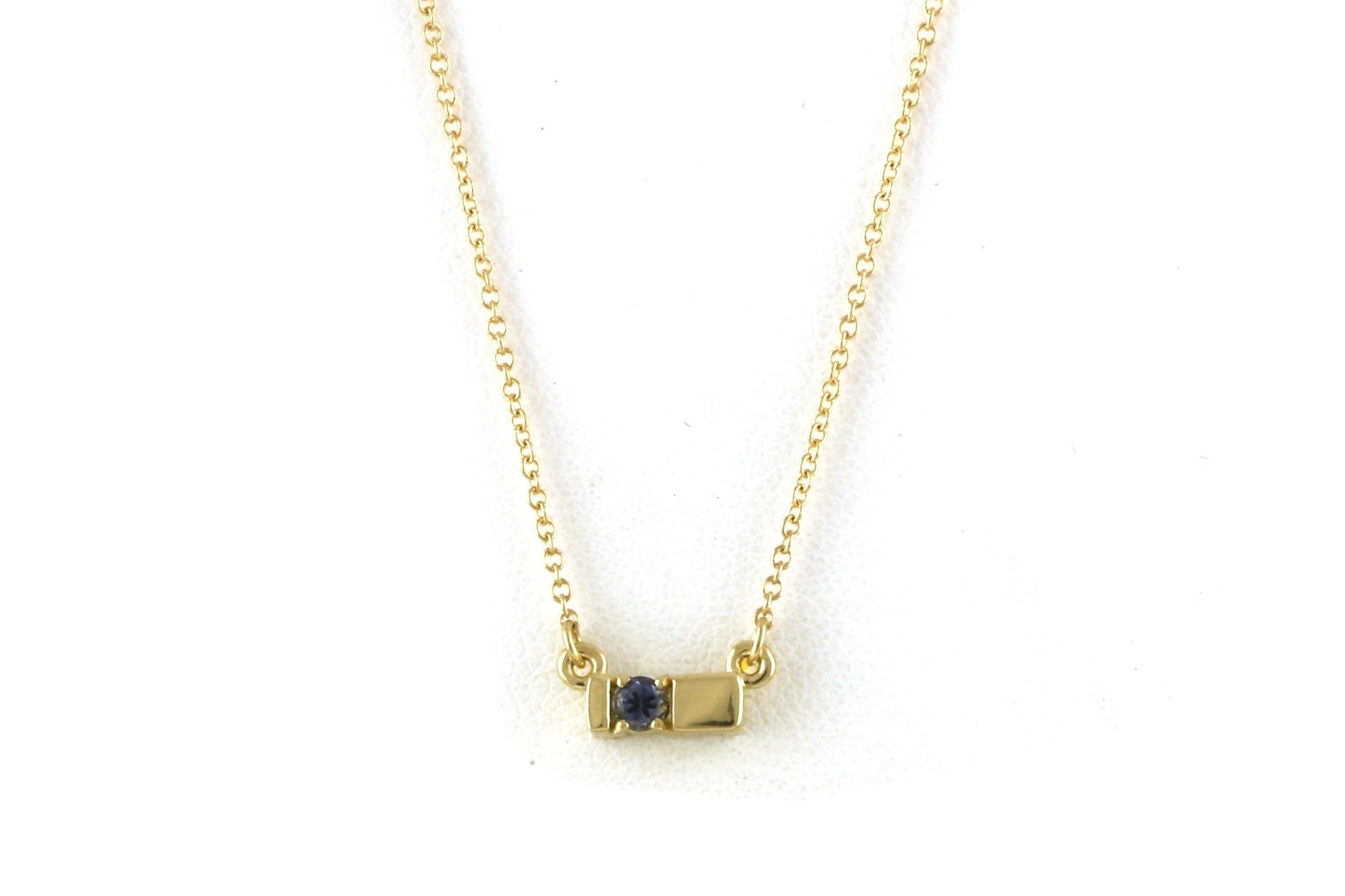 Bar-Set Montana Sapphire Necklace in Yellow Gold (0.10ct)