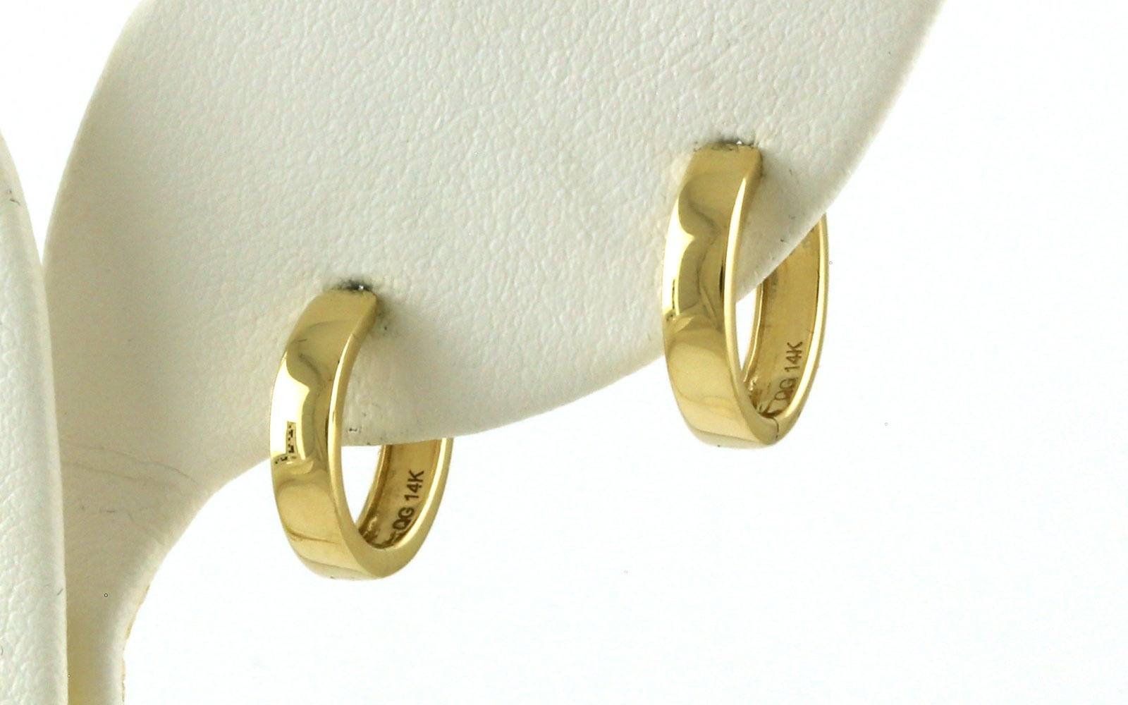 Flat Hinged Hoop Earrings in Yellow Gold (13mm)