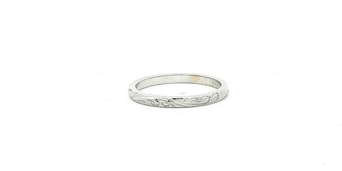content/products/Estate Piece: Floral Engraved Band Ring in White Gold