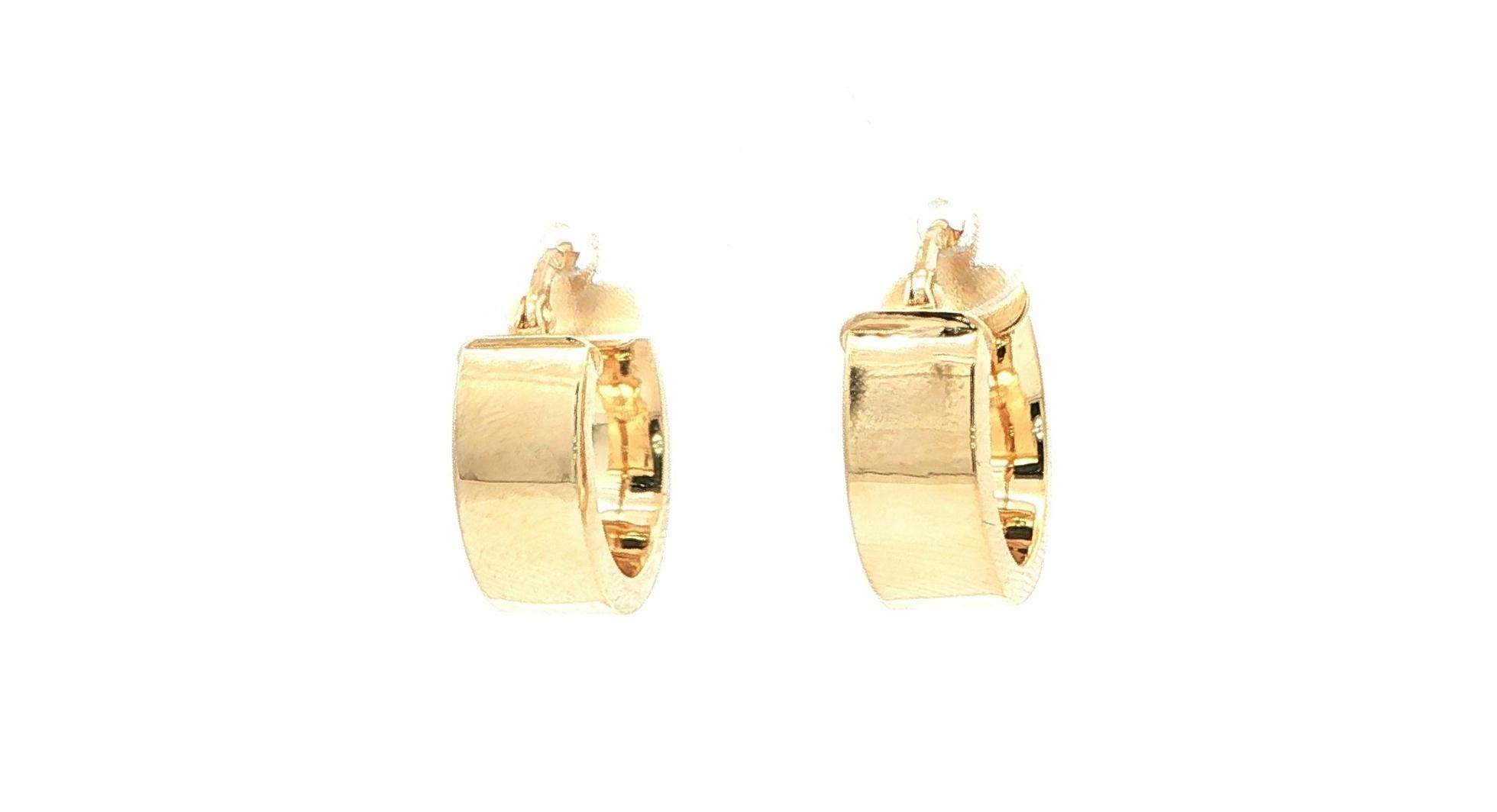 Classic Flat Hollow Hoop Earrings Yellow Gold (15 mm) angled