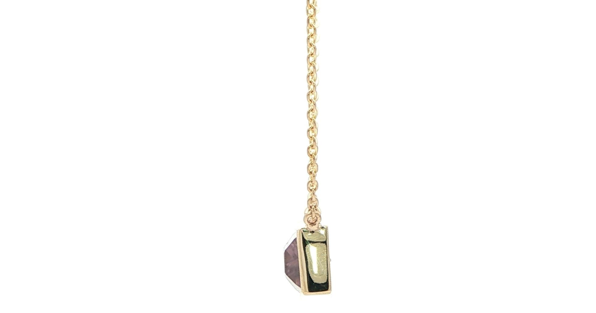 Bezel-set Pentagon Fancy-cut Purplish Pink Montana Sapphire Necklace in Yellow Gold  (3.07cts) side