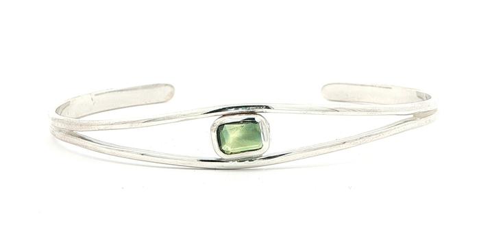 content/products/Rectangular Rose-Cut Green Montana Sapphire Split Cuff Bracelet in Sterling Silver (0.91cts)