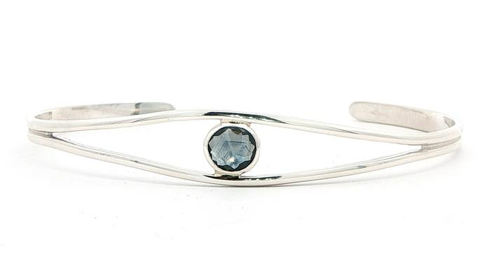 content/products/Rose-Cut Blue-Grey Montana Sapphire Split Cuff Bracelet in Sterling Silver (0.76cts)