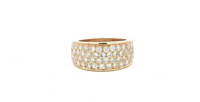 content/products/Estate Piece: 4-Row Wide Diamond Ring in Yellow Gold (1.37cts TWT)