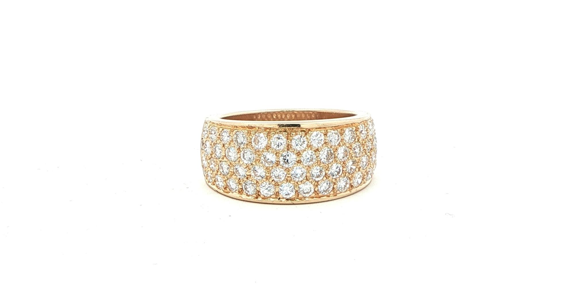 Estate Piece: 4-Row Wide Diamond Ring in Yellow Gold (1.37cts TWT)