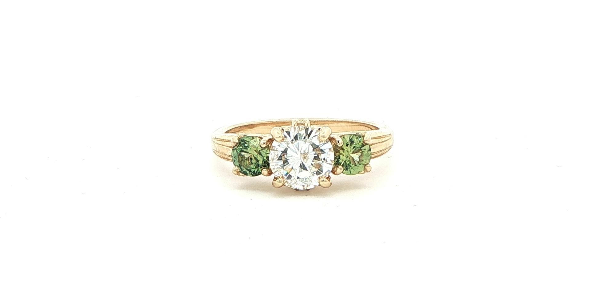 3-Stone Diamond and Green Montana Sapphire Ring in Yellow Gold (2.02cts TWT)