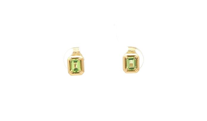 content/products/Emerald Cut Peridot Stud Earrings with Metal Halo in Yellow Gold (0.46cts TWT)