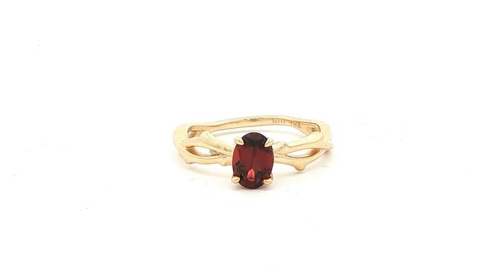 content/products/Twining Vines Oval Cut Garnet Solitaire Ring in Yellow Gold