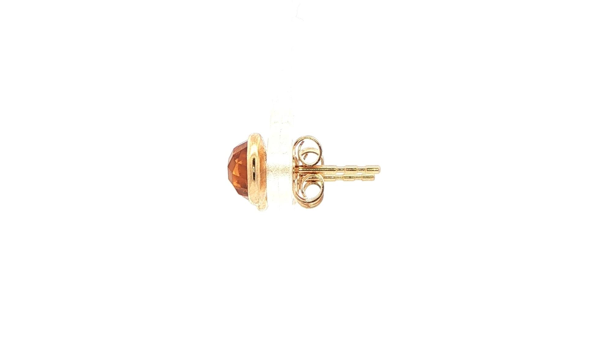 Bezel-set Checkerboard-cut Citrine Stud Earrings in Yellow Gold (1.62cts TWT) side